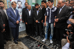 بازدید لاریجانی از حوزه انتخابی در حرم حضرت عبدالعظيم